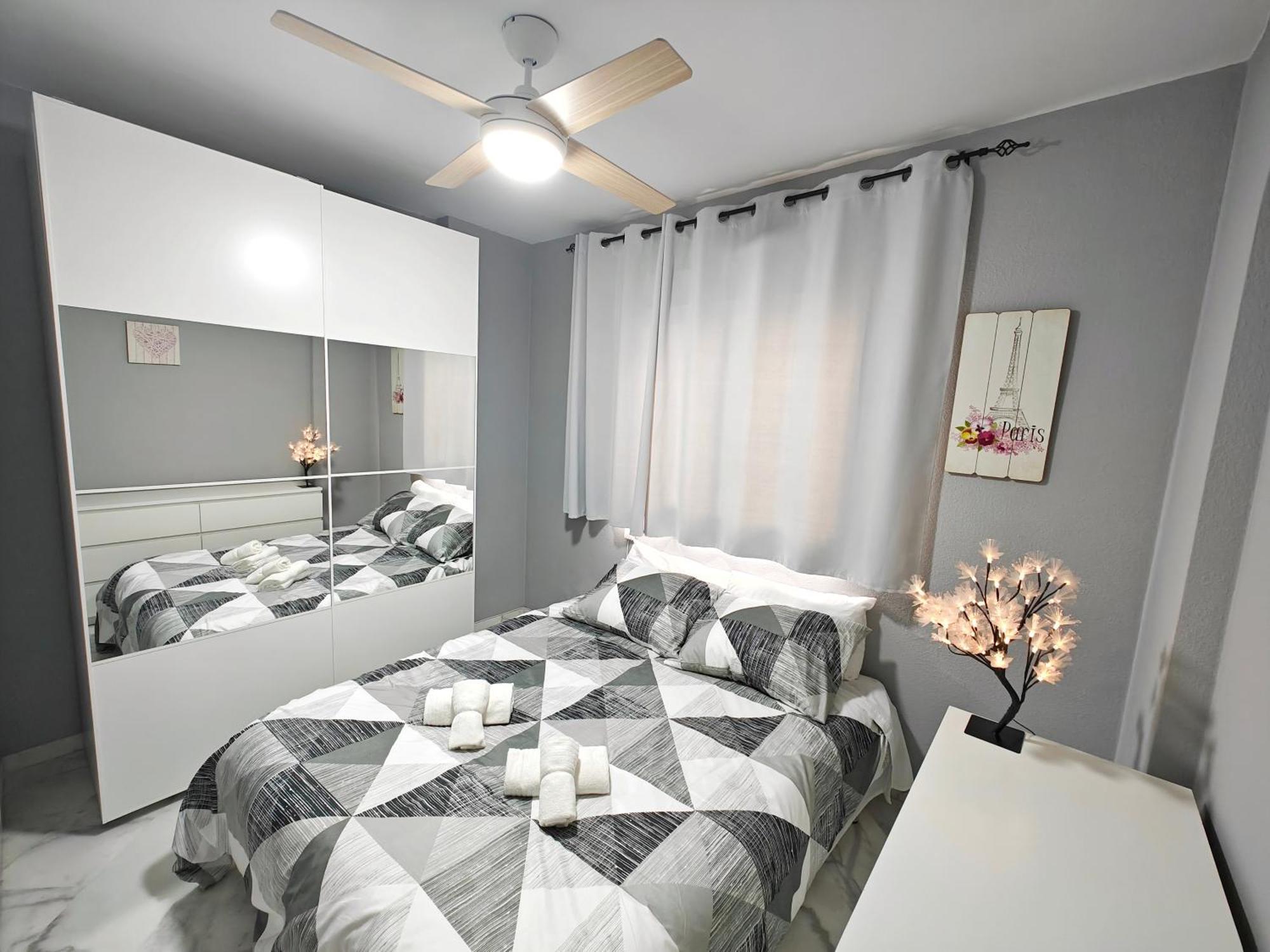 Moderno Piso Centrico 3 Habitaciones Junto Al Mar Y Parking Estepona Luaran gambar
